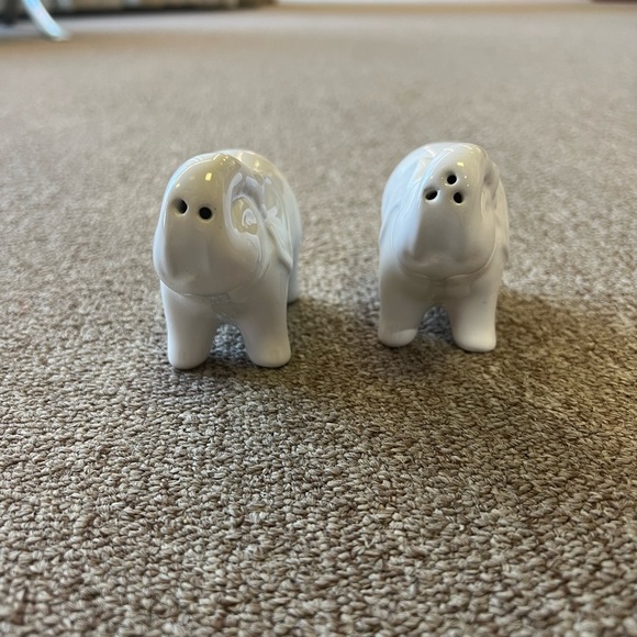 ELEPHANT SALT AND PEPPER SHAKERS WHITE NEW - Picture 4 of 4